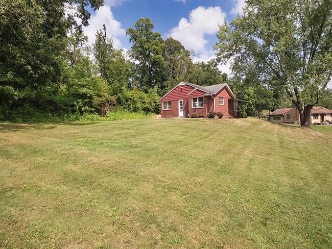 Building Photo - 2977 Chautauqua Dr