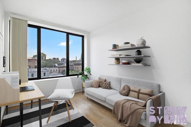 Building Photo - 3 bedroom in Brooklyn NY 11232
