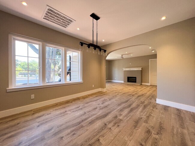 Building Photo - 1567 Silverado Trail