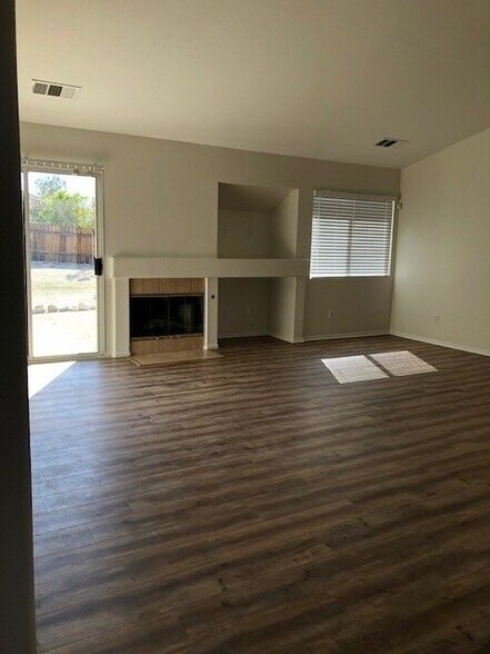 Building Photo - 10620 Cactus Dr