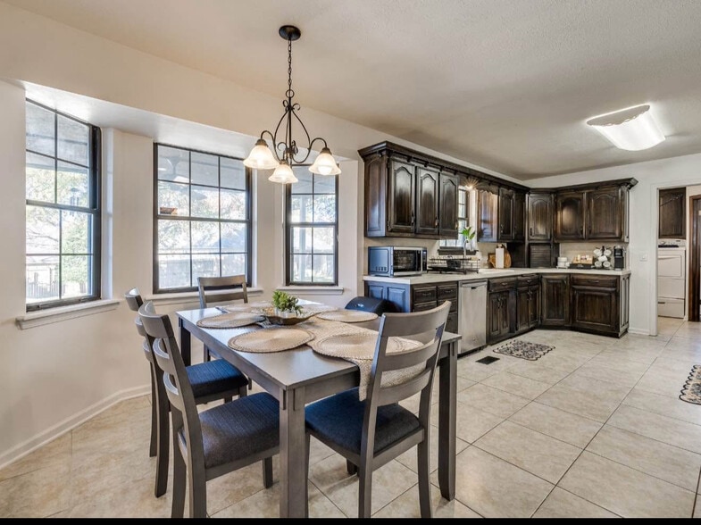 Building Photo - 7624 S Erie Ave