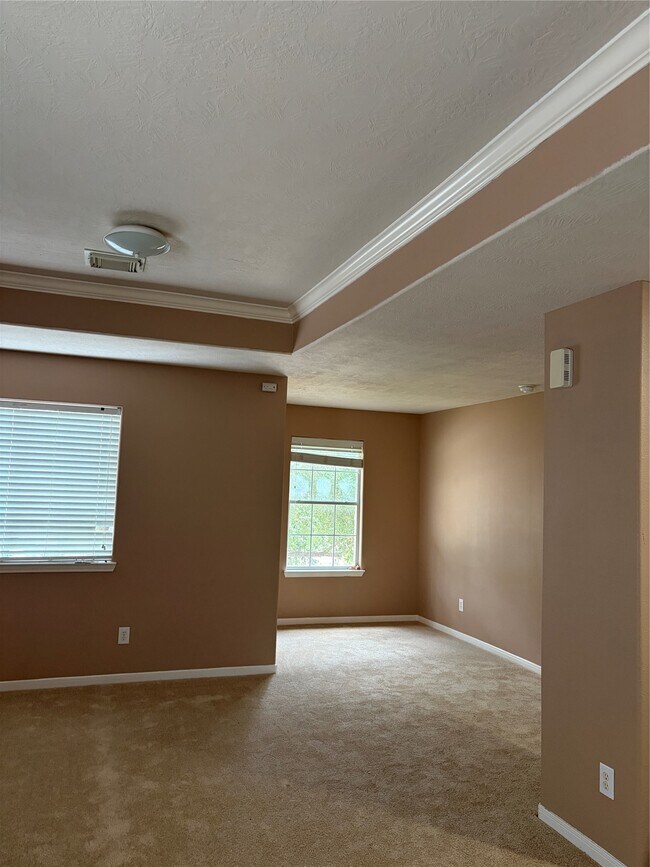 Building Photo - 410 Sunwood Glen Ln
