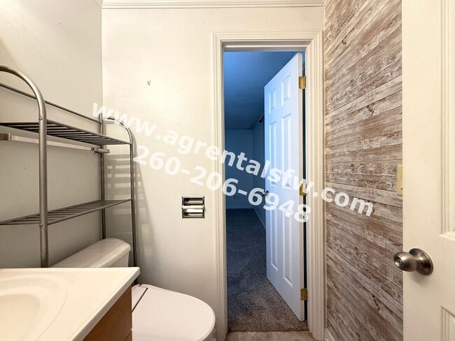 Building Photo - 5705 Graber Dr