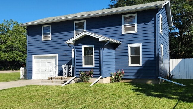 Primary Photo - 304 Wilshire Dr