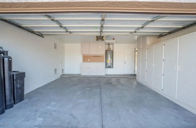 Building Photo - 3813 E Wyatt Way