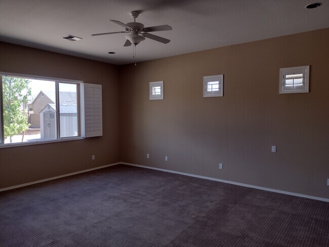 Building Photo - 5537 N Kerwood Loop