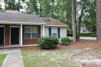 Building Photo - 1 Wooddale Dr, Unit A