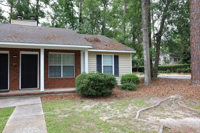 Primary Photo - 1 Wooddale Dr, Unit A