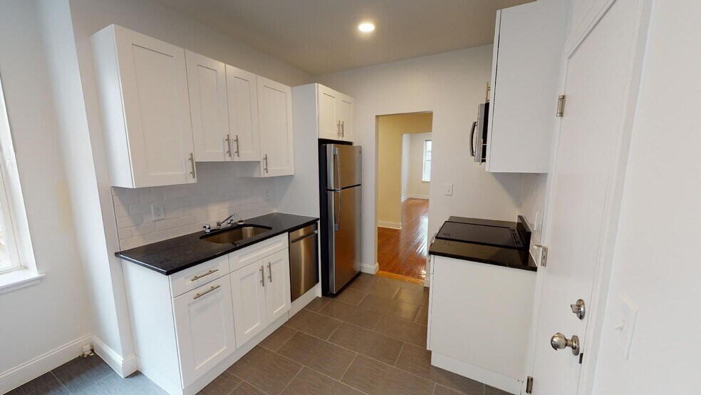 Primary Photo - 132 Sutherland Rd