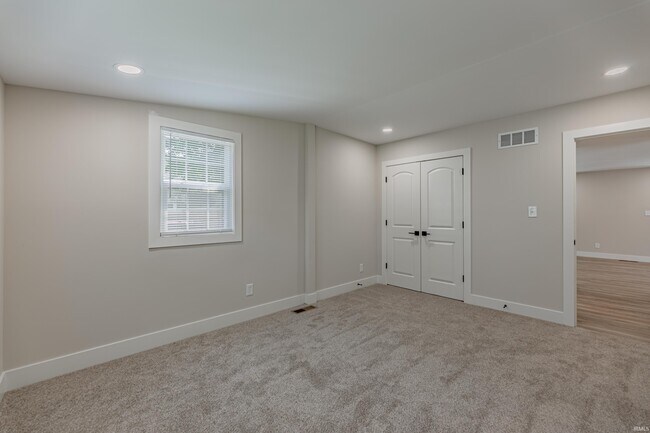 Building Photo - 2200 Vogel Rd