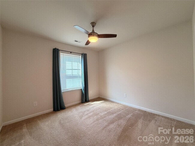 Building Photo - 9330 Grand Valley Dr
