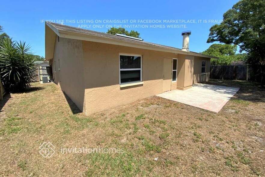 Building Photo - 507 Macleod Terrace