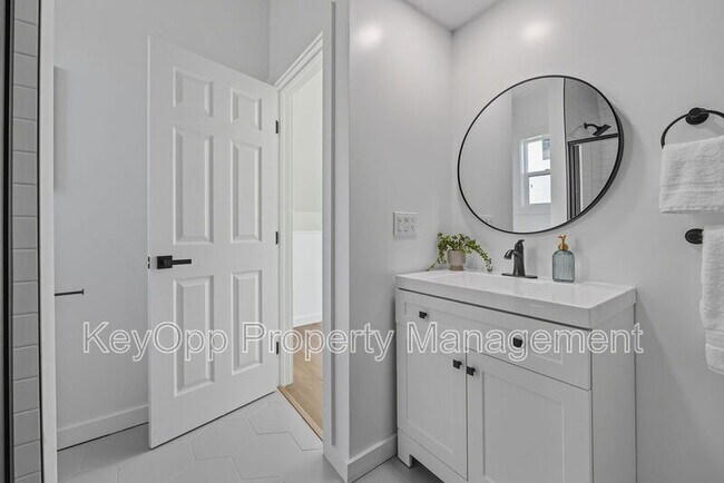 Building Photo - 2730 23rd St