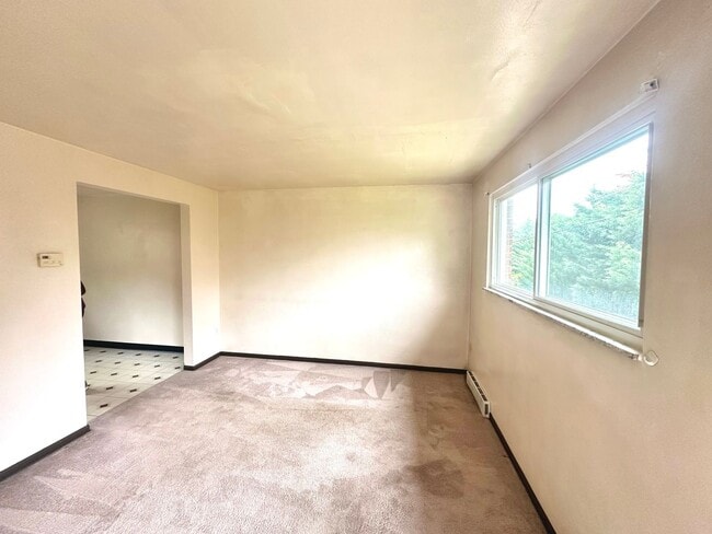Building Photo - Well-Maintained 2 Bed, 1 Bath Townhome in West Mifflin - Central AC & Heat, Integral Garage - Ava...