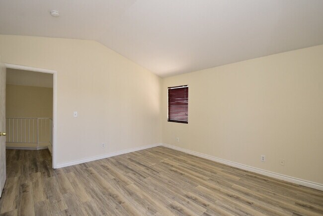 Building Photo - Charming 3-Bedroom, 2.5-Bath Two-Story Home At Smoke Ranch!