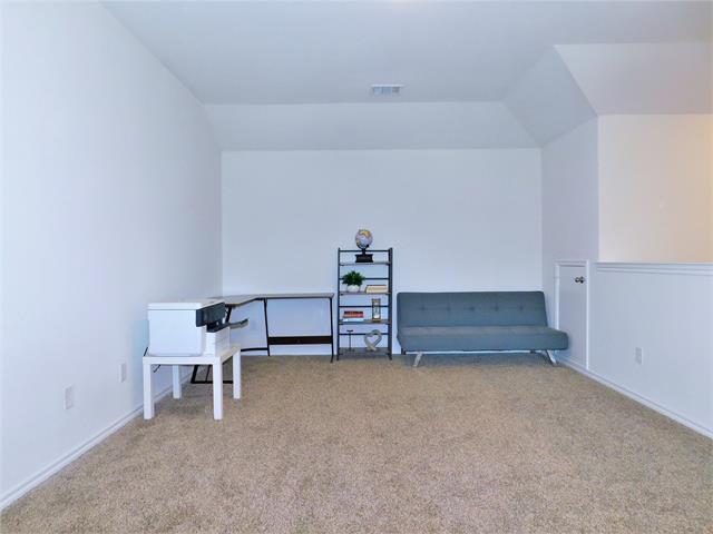 Building Photo - 4025 Huntington Dr
