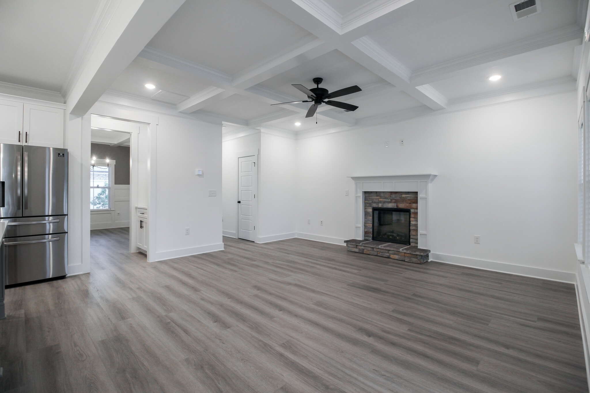 Building Photo - 2036 Warbler Dr