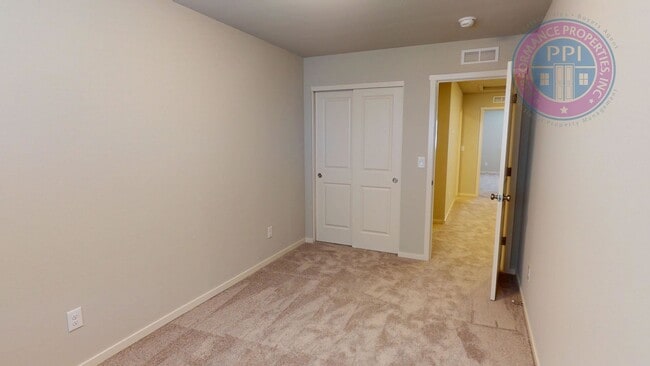 Building Photo - New Construction, Spring Creek / Stylish T...