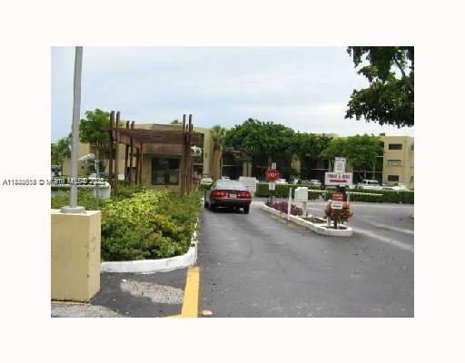 Building Photo - 8065 SW 107th Ave
