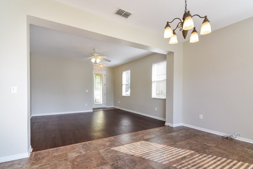 Building Photo - 18832 Sunterra Dr