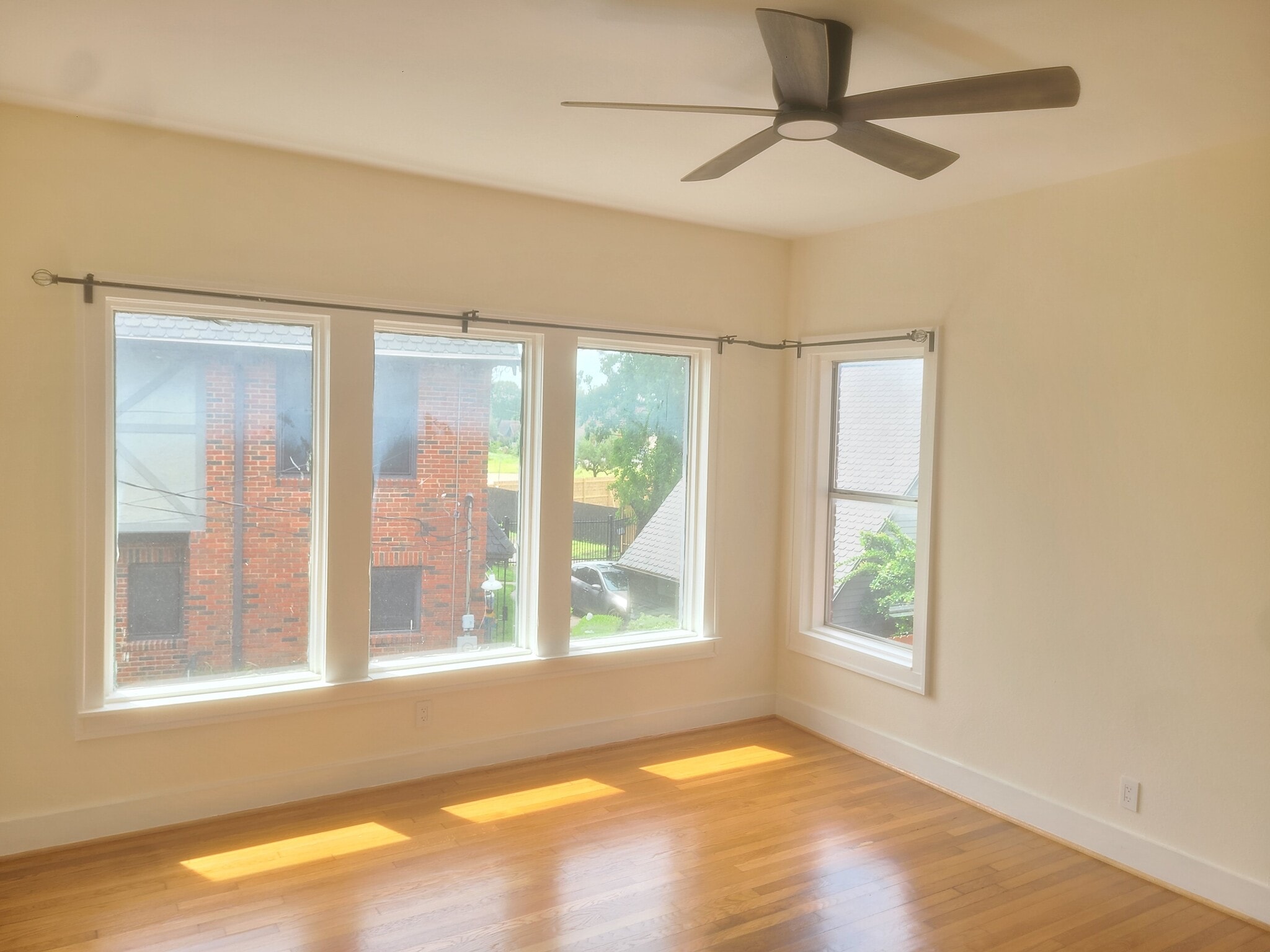 Bedroom 1 - 4703 Chenevert St