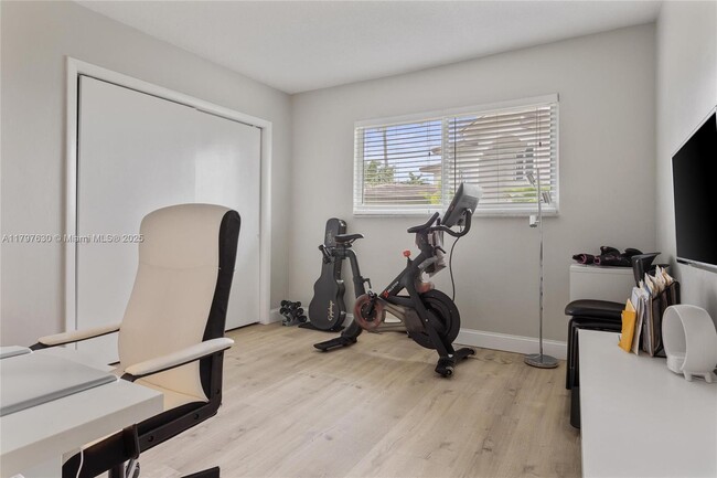 Building Photo - 608 1st Key Dr