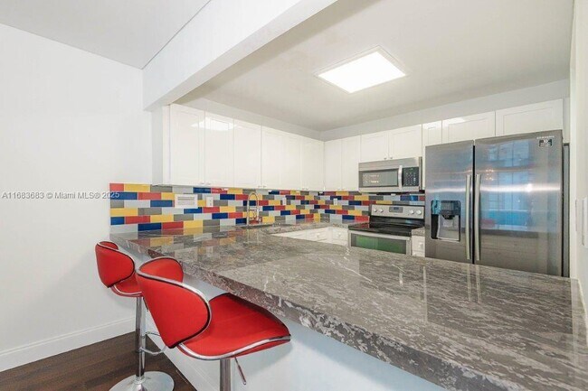 Building Photo - 2301 Collins Ave