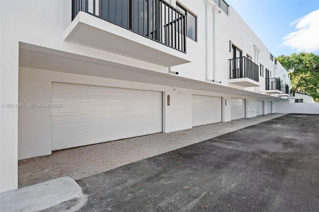 Building Photo - 720 NW 55th Terrace
