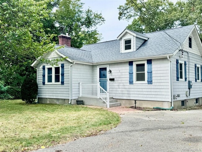 Primary Photo - 7 W Oak St