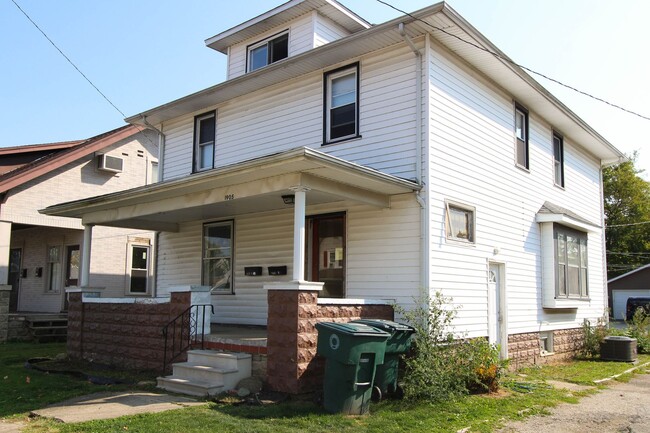 Building Photo - 1905 & 1905 1/2 W Jackson St