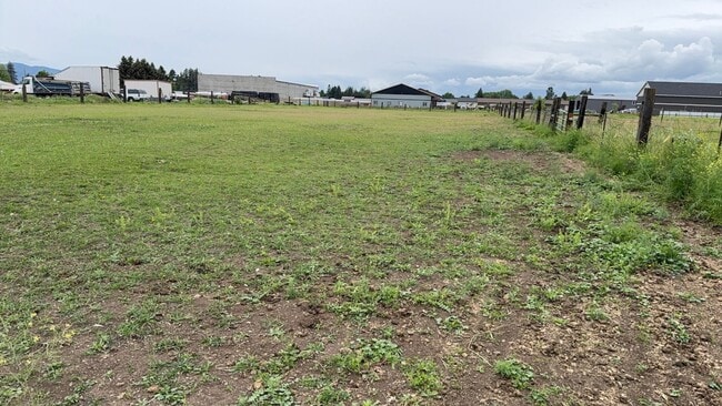 Building Photo - Country Horse Property on Nearly 2 Acres in Hayden!
