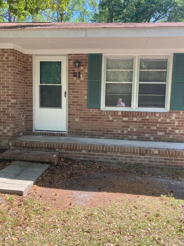 Building Photo - 2708 Warrick Cir