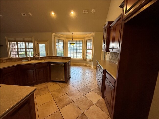 Building Photo - 4600 S Old Wire Rd