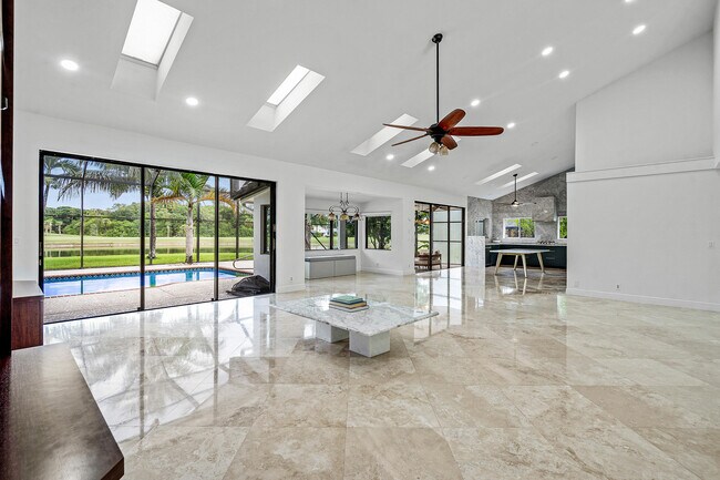 Building Photo - 10391 Boca Woods Ln