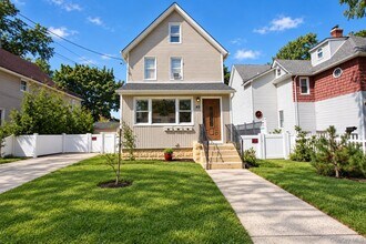Building Photo - 45 Lynbrook Ave