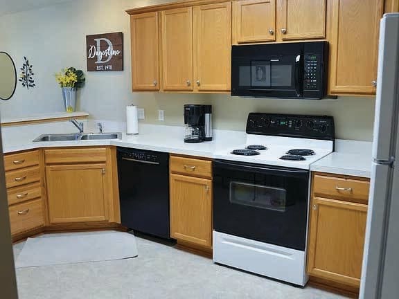 Building Photo - 20613 Fenston Ave N