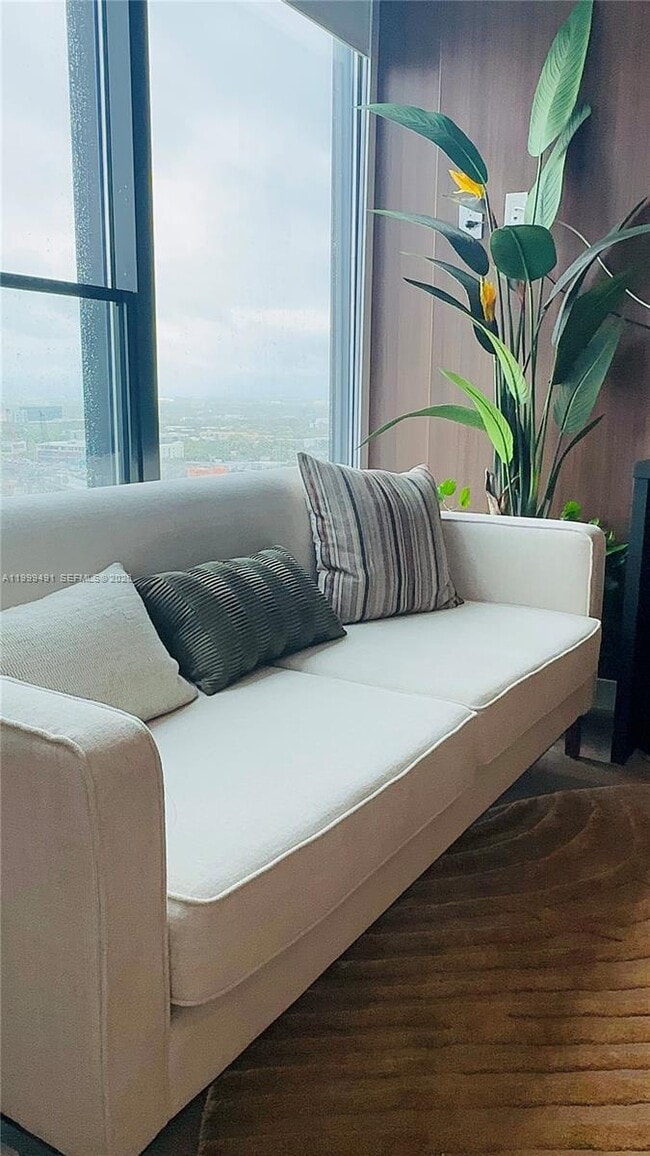 Building Photo - 20 NE 11th St