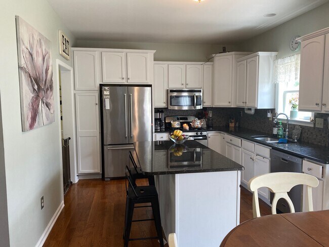 Building Photo - 30 Millbrook Court