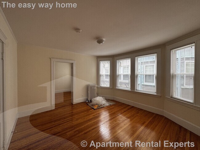 Building Photo - 156-158 Summer St Unit #315