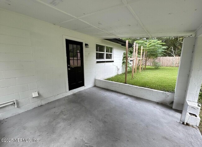 Building Photo - 1836 Agave Cir S