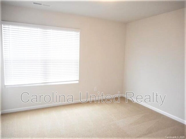 Building Photo - 2101 Talbert Ct
