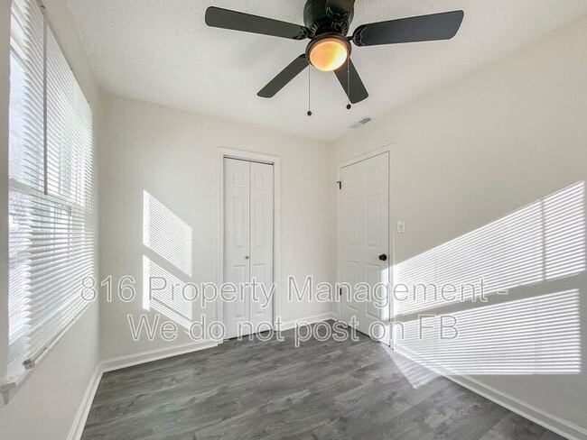 Building Photo - 2917 S 51st Terrace