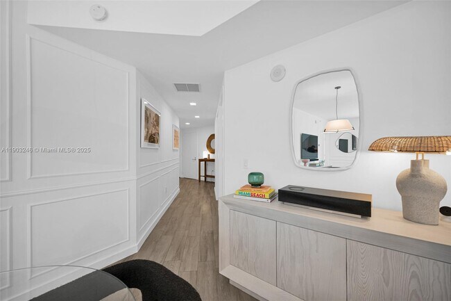 Building Photo - 1100 S Miami Ave