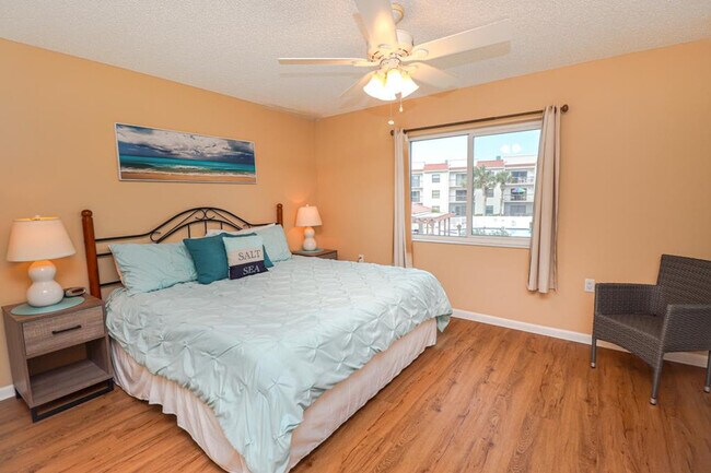 Building Photo - 95 Dondanville Rd