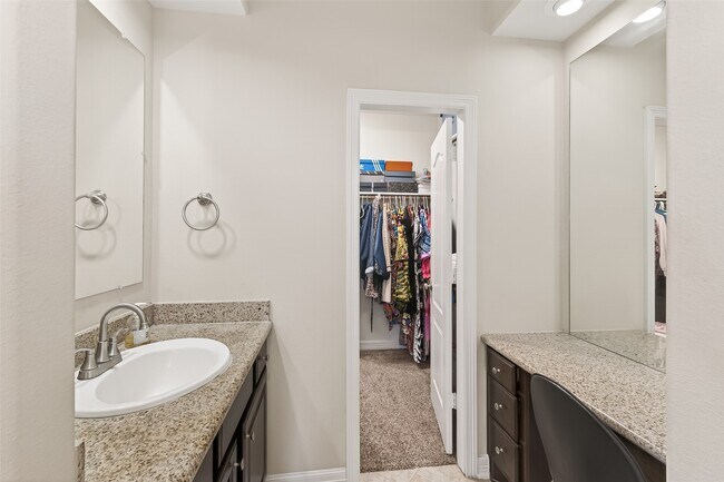 Building Photo - 4311 Red Oak Grove Ct