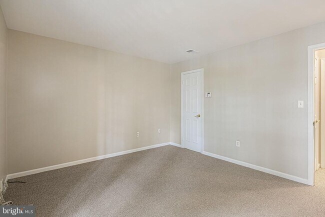 Building Photo - 13027 Shadyside Ln