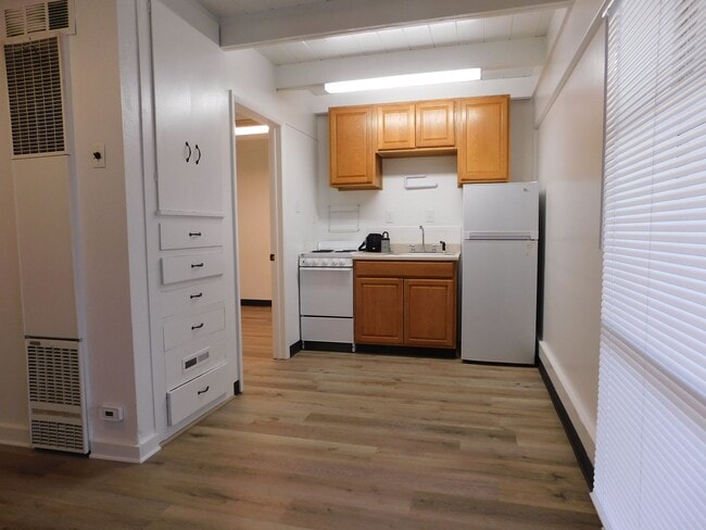 Building Photo - 2150 College Pl