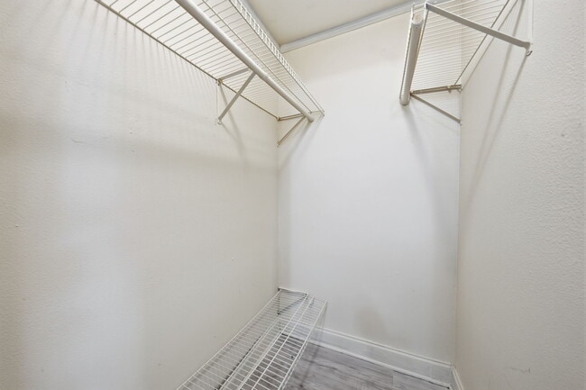 Building Photo - 140 Ambroise St