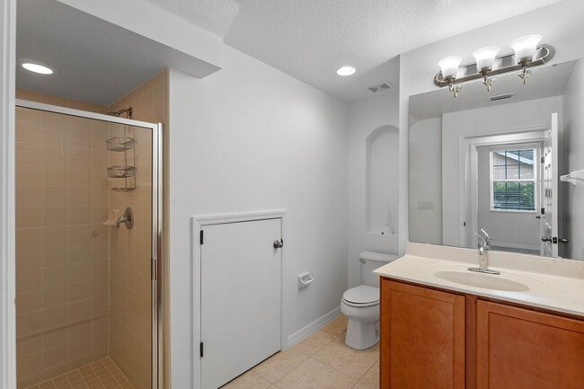 Building Photo - 7948 Edgewood Forest Dr