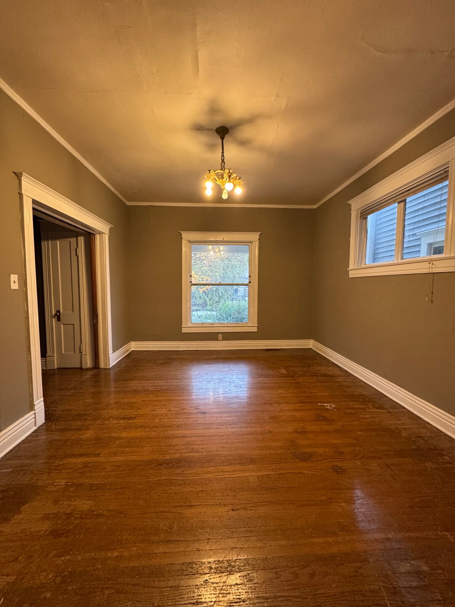 Building Photo - 2026 Alta Ave